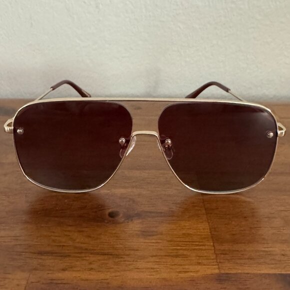 DIFF - Iconica Polarized Cynthia Sunglasses in Gold with Wine Gradient Lenses - Picture 4 of 12